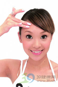 学瘦脸操变小脸美人