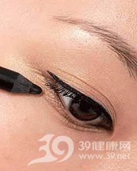 内双眼美眉的化妆技巧 内双眼美眉的化妆技巧