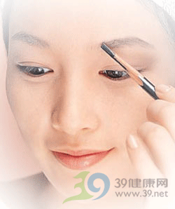 精致眉型闪亮妆容 精致眉型闪亮妆容