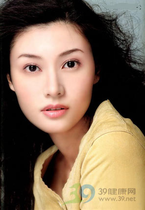 焕彩秋冬日夜妆之唇妆篇 焕彩秋冬日夜妆之唇妆篇