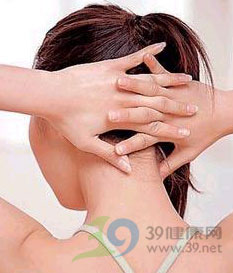 3套瘦脸操 变瓜子脸美女