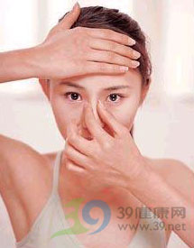 3套瘦脸操 变瓜子脸美女