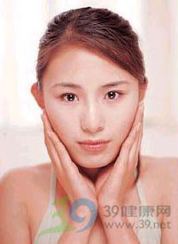 3套瘦脸操 变瓜子脸美女