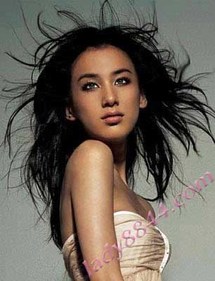 学画今夏流行另类黑美人妆 学画今夏流行另类黑美人妆