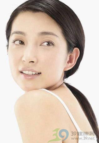 MM们室内防晒功夫大公开 MM们室内防晒功夫大公开