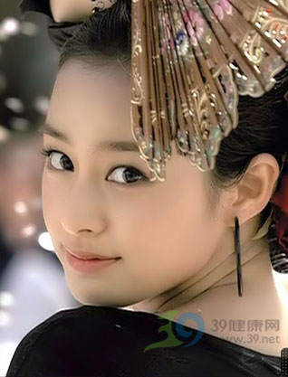 自测:你的肌肤今年几岁? 自测:你的肌肤今年几岁?