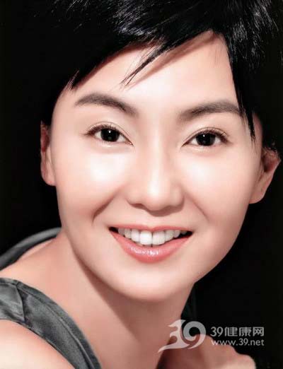 警惕！女人的这些部位最容易变老
