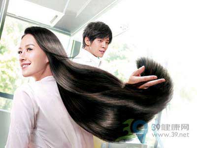 缺水乱翘乱发如何整理 缺水乱翘乱发如何整理