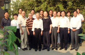 基金会召开全体人员大会,彦峰理事长对第四季度工作提出明确要求