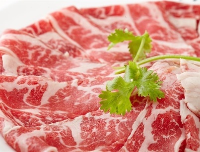 商户用廉价鸭肉冒充羊肉卷 每斤售价10元(图) 商户用廉价鸭肉冒充羊肉卷 每斤售价10元(图)