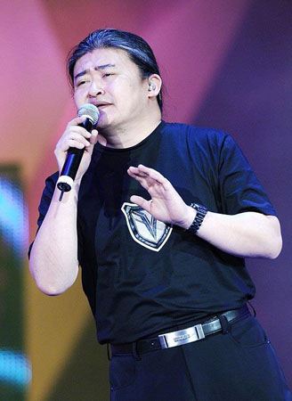 刘欢复出满头白发 自称禁酒限烟健身保健健康 刘欢复出满头白发 自称禁酒限烟健身保健健康