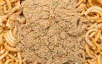 黑新闻:烧烤摊腐肉加香精充羊肉 添加剂危害大 黑新闻:烧烤摊腐肉加香精充羊肉 添加剂危害大