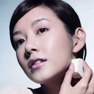 了解成因 经期前后痘痘该如何护理