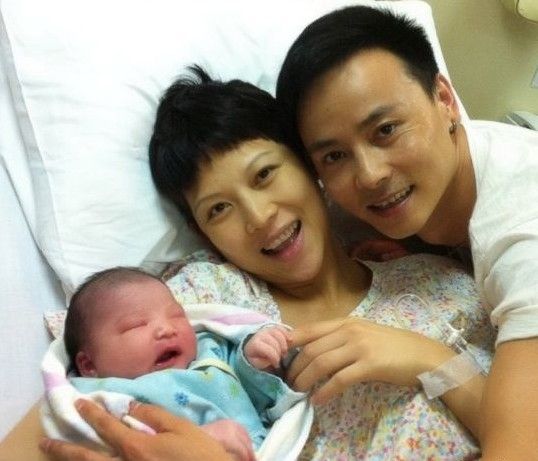 蔡少芬诞8.5斤重女婴 张晋为其取名张楚儿 蔡少芬诞8.5斤重女婴 张晋为其取名张楚儿