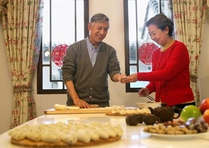 印男子为求一子37年不洗澡 称是神的意志(图) 印男子为求一子37年不洗澡 称是神的意志(图)