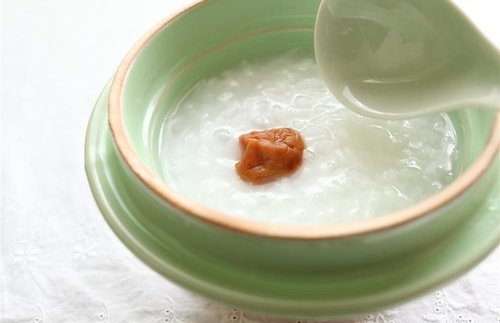 味千拉面骨汤制作过程曝光 餐具消毒被指太恶心 味千拉面骨汤制作过程曝光 餐具消毒被指太恶心
