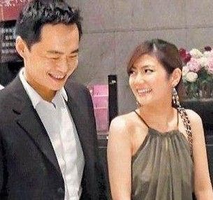 Selina宣布10月31日大婚 坦言现在只能站立5秒 Selina宣布10月31日大婚 坦言现在只能站立5秒