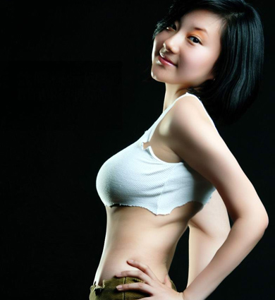 39女性美体健身星期二 一招让你的胸部“永挺不垂”