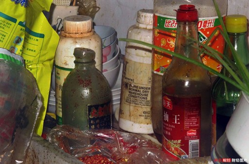 蒸功夫等4门店涉嫌“香精包子”被查封(图) 蒸功夫等4门店涉嫌“香精包子”被查封(图)
