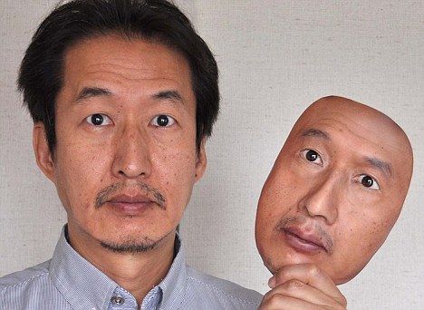 日本公司打造高仿真“3D人脸面具” 日本公司打造高仿真“3D人脸面具”