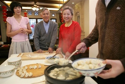 业内人士曝长沙米粉行业乱象 近半由黑作坊加工 业内人士曝长沙米粉行业乱象 近半由黑作坊加工