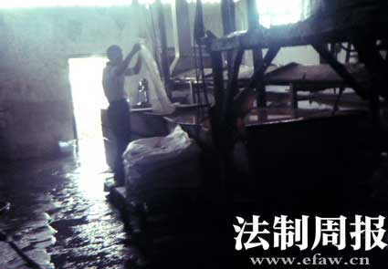 业内人士曝长沙米粉行业乱象 近半由黑作坊加工 业内人士曝长沙米粉行业乱象 近半由黑作坊加工