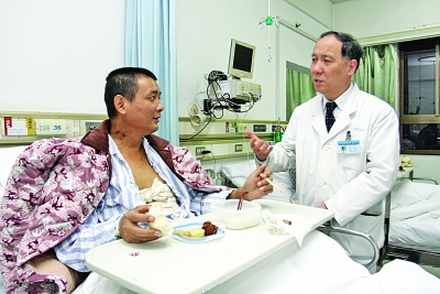 南京病危病人跨血型肝移植获成功 全国尚属首例 南京病危病人跨血型肝移植获成功 全国尚属首例