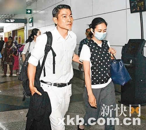 刘德华将停工陪妻待产 港媒:华嫂怀孕不靠人工 刘德华将停工陪妻待产 港媒:华嫂怀孕不靠人工
