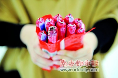 珠海买双汇火腿肠拆开已霉变 称生产不慎 珠海买双汇火腿肠拆开已霉变 称生产不慎