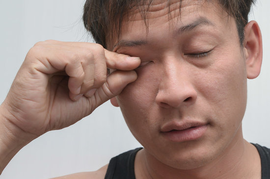 非洲现神秘怪病 儿童丧失意识似僵尸(图) 非洲现神秘怪病 儿童丧失意识似僵尸(图)