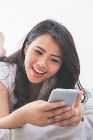 红衣预示渴望爱情？女人最有魅力的6种特质