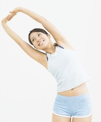 做什么运动可以瘦腰？初夏瘦腰运动方案_减肥