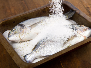 包皮手术后为何要用盐水泡