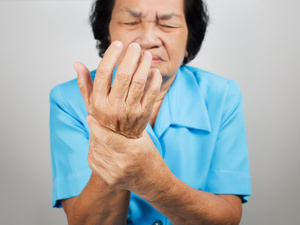 哈尔滨风湿医院哪家好“近日资讯 ”风湿病严重吗到底有多痛？