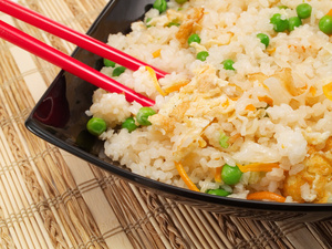 一碗100g米饭的热量是多少大卡?