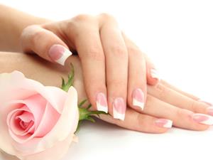 手指甲上有竖纹是怎么回事?