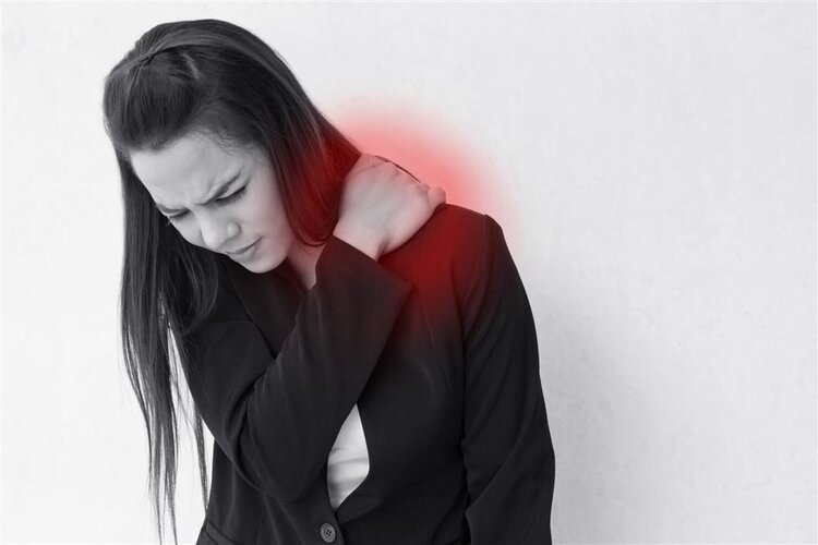 男子后腰疼了6个月查出肺癌:身上3处疼痛,或是癌症和疾病的征兆