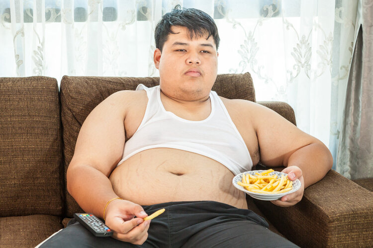 49岁男子深夜脑梗离世,提醒:晚上不要做4件事,加大脑梗风险