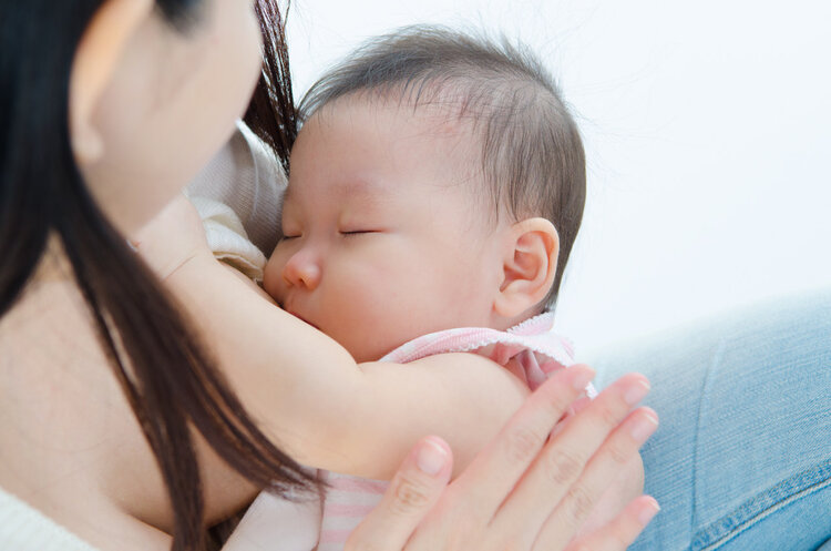 来自武汉方舱哺乳期新冠妈妈的求助：等我转阴了，还能给宝宝喂奶吗？