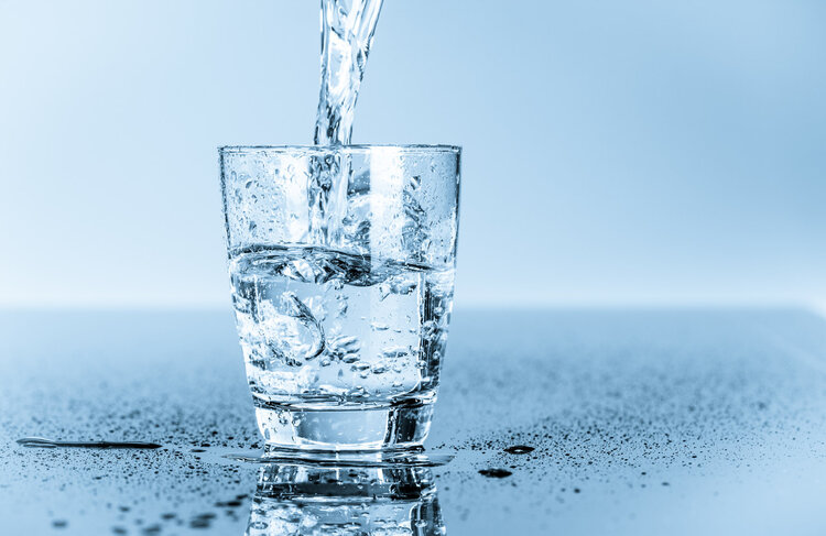 放凉后的白开水，堪比“慢性毒药”？常喝65℃的水致癌？真相来了
