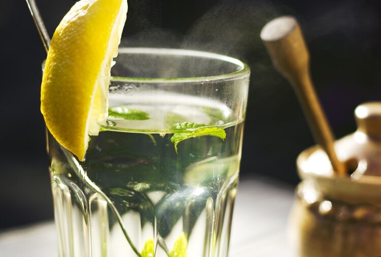 蜂蜜抽检报告：超4成蜂蜜不合格，“酱油蜜”勾兑成行业潜规则？