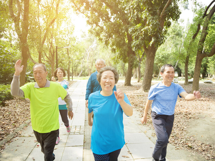 每天走路30分钟，身体可以在3个地方获益，划算！